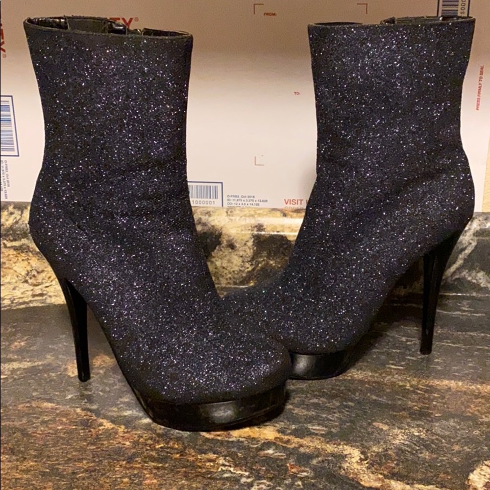 🎈Black sparkle platform botties